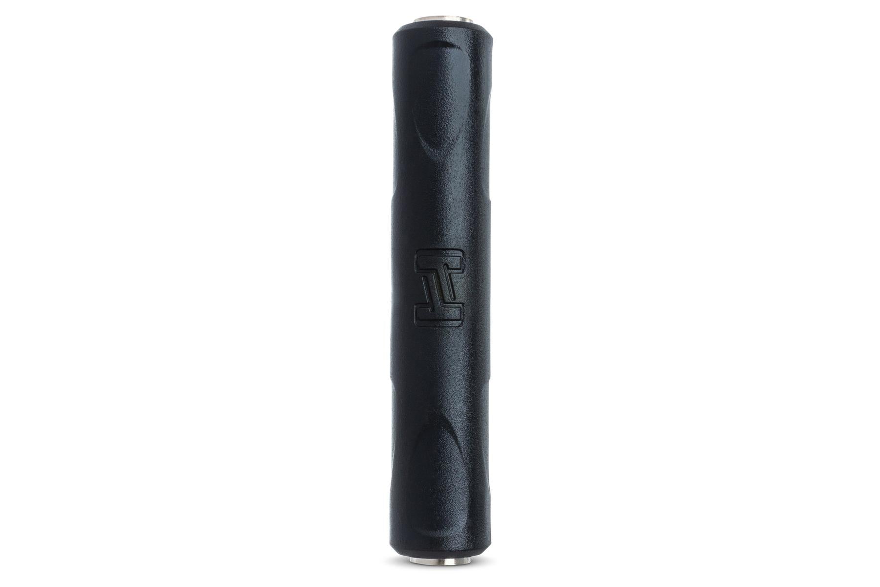 Hosa GPP-105 Coupler, 1/4 inch TRS to Same